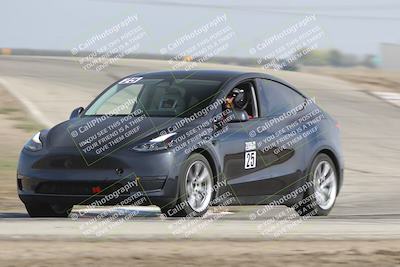 media/Oct-19-2025-Speed Ventures (Sun) [[a6e7fe67be]]/TC B/Session 2 (Outside Grapevine)/